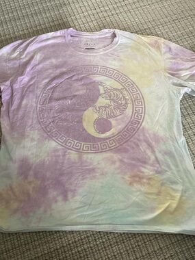 PacSun Pastel Tie-Dye Yin Yang Graphic Tee - Purple, Cream, Yellow